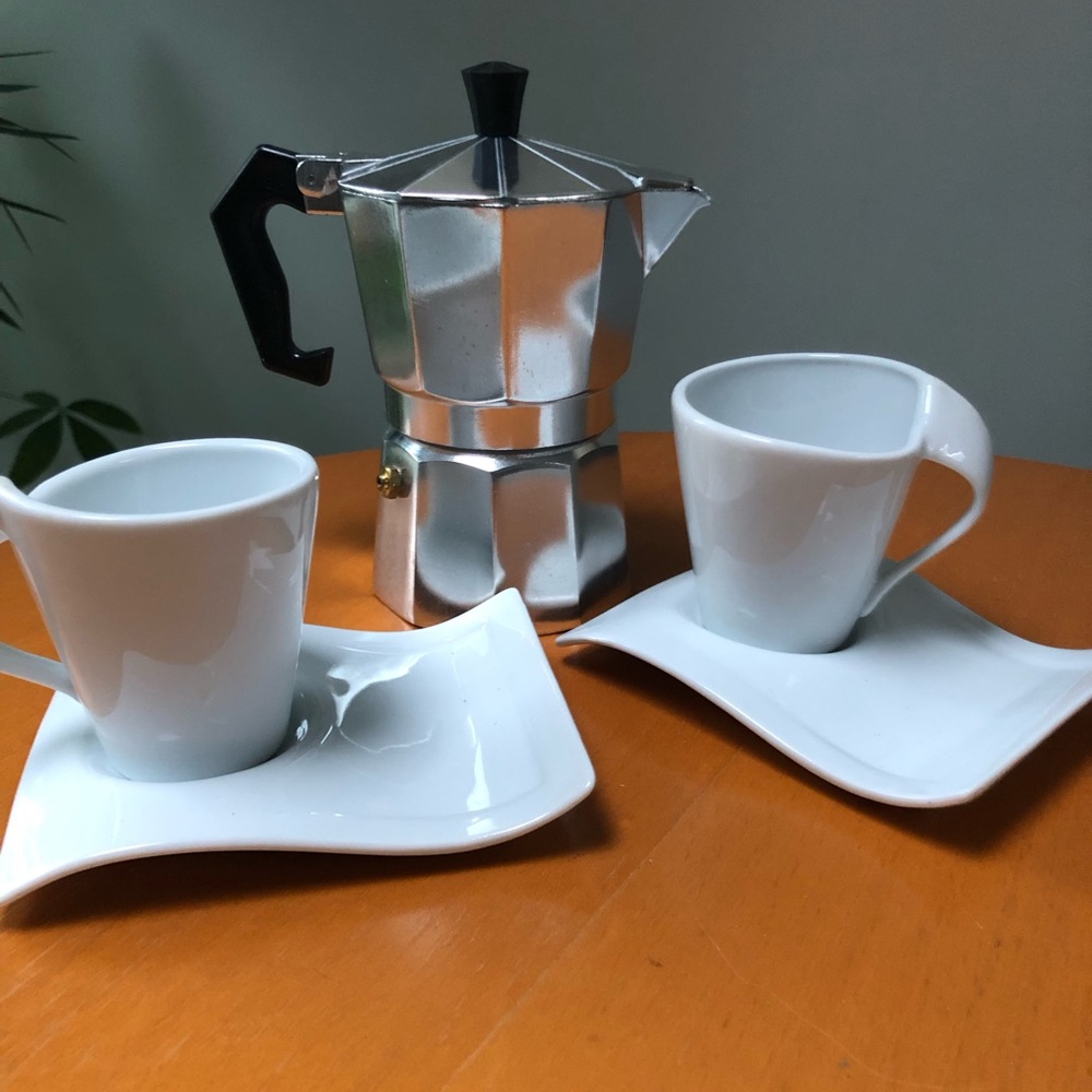 Espresso stove top small coffee pot & cups